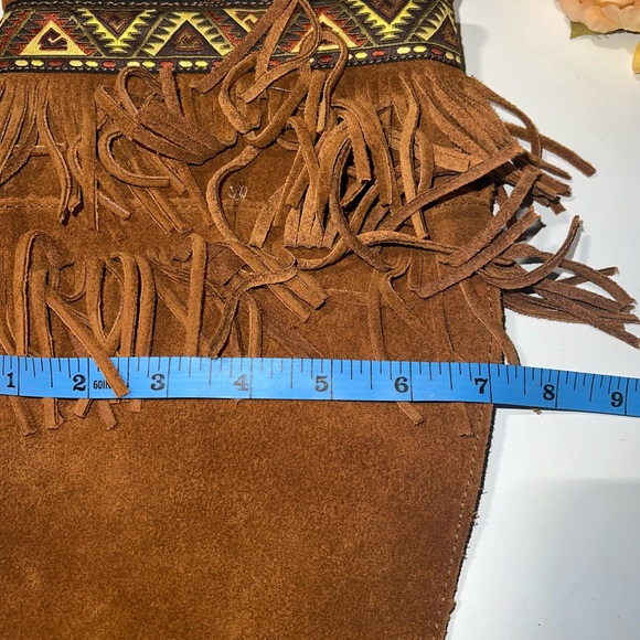 New Minnetonka Suede 2 Layer Fringe Zip Boots w/ Aztec Trim - Picture 8 of 9